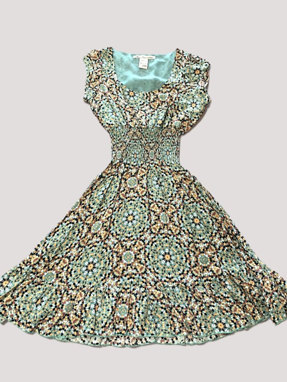 Like New Beautiful Patterned Short Sleeve Women Dress Flared Skirt Size XXS